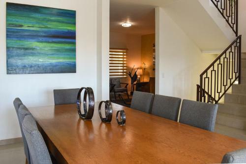 Modern&private, Best Sunset Views 3 Storey House ?