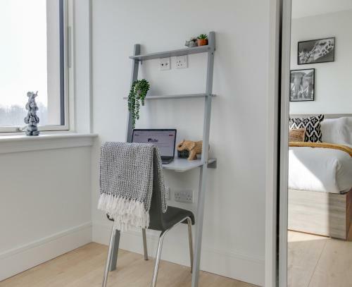 Kings Road Apartments