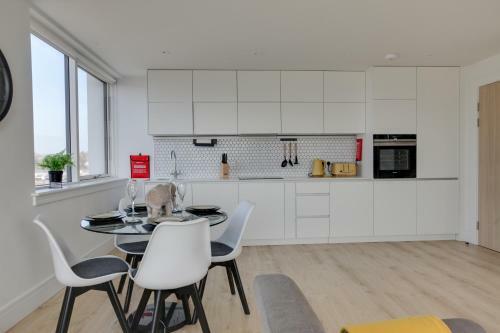 Kings Road Apartments