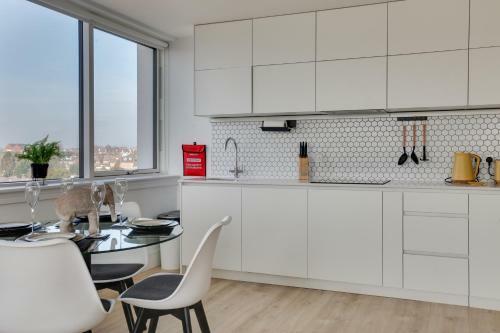 Kings Road Apartments