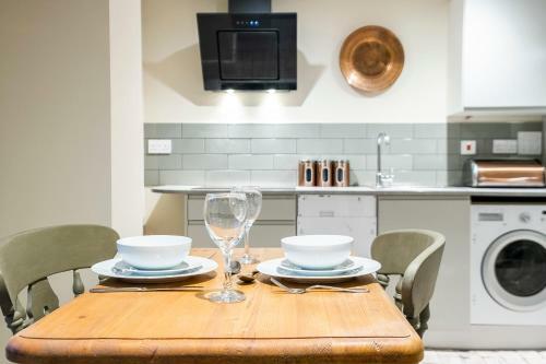 Corporate & Contractor Short Stay Accommodation By King Square Apartments