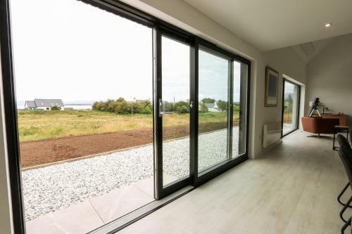 Black Barn Skye - Contemporary 3 Bed / 4 Bath Home