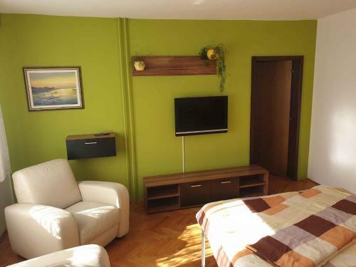 Apartment In Postojna 40258