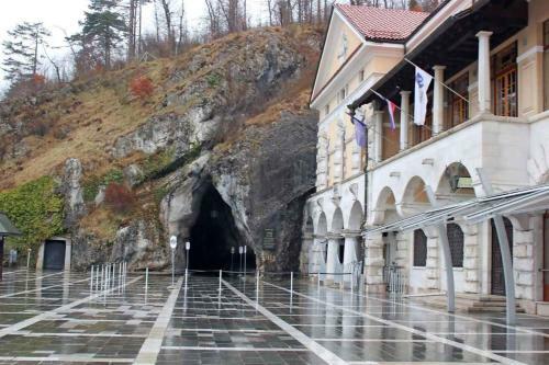 Apartment In Postojna 40258