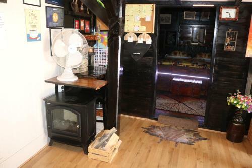 Frenk Cottage 5 Km From The Airport