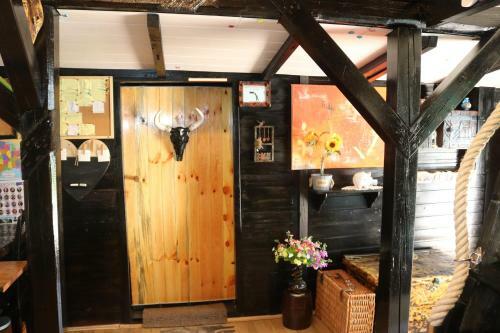 Frenk Cottage 5 Km From The Airport