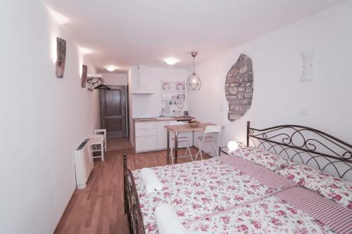 Apartments Pia