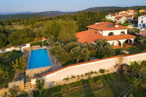 Villa Emi