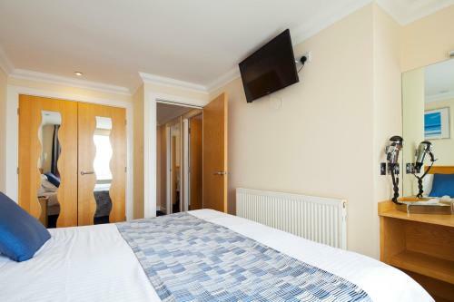 Queens Mansions: Sunset Apartment