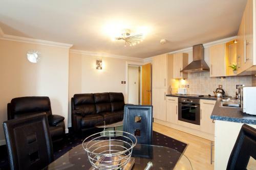 Queens Mansions: Sunset Apartment