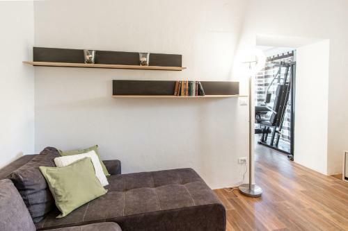 Apartment Versus Hermes Art