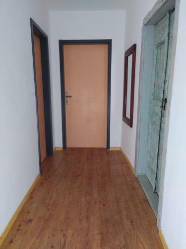 Villa ?eki ?est