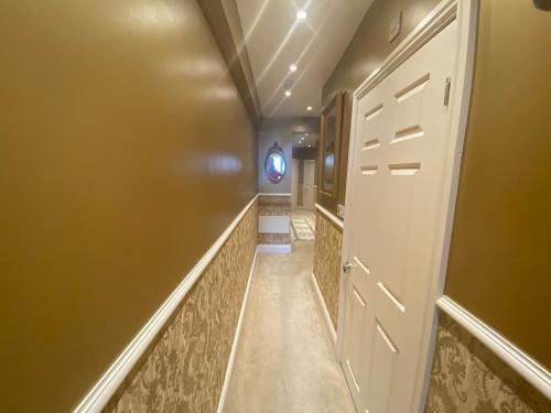 Boutique Blackpool 2 Bed Gold Apartment Sleeps 10