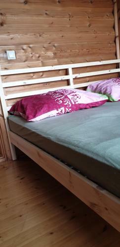 Cosy Spacious Wooden Chalet Na Hrib