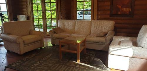 Cosy Spacious Wooden Chalet Na Hrib