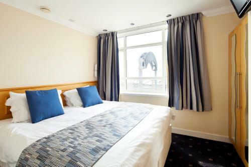 Queens Mansions: Ocean View Apartment