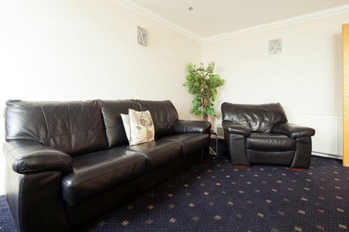 Queens Mansions: Ocean View Apartment