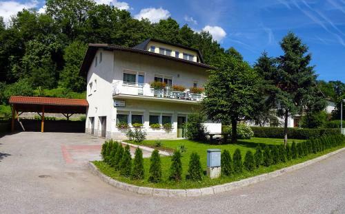 Hostal Apartment Kanalec