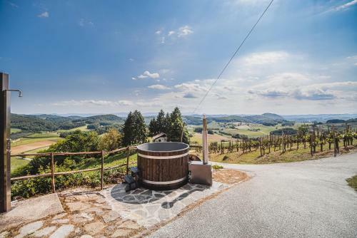 Authentic Countryside Villa With Hot Tub