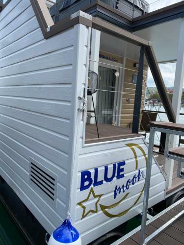 Floating House Blue Star