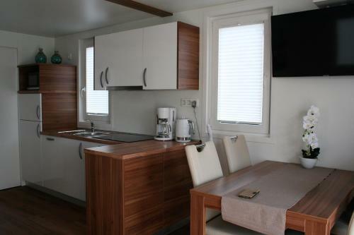 Floating House Marina Royal