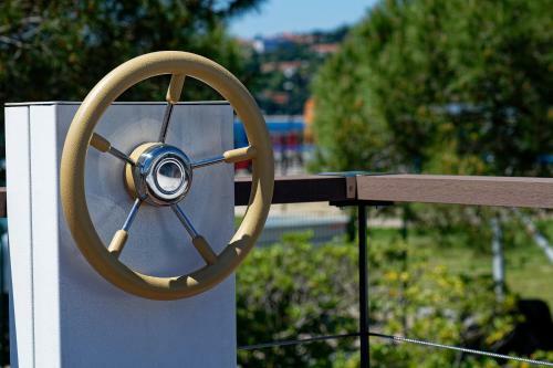 Floating House Marina Royal