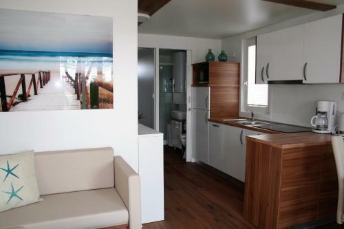 Floating House Marina Royal