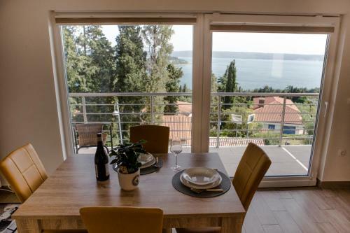 Red Rose Apartment