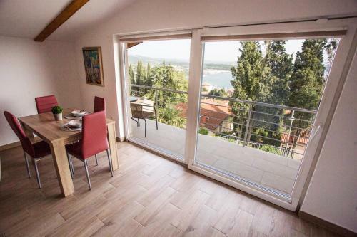 Red Rose Apartment