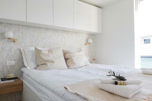 Floating House Memory