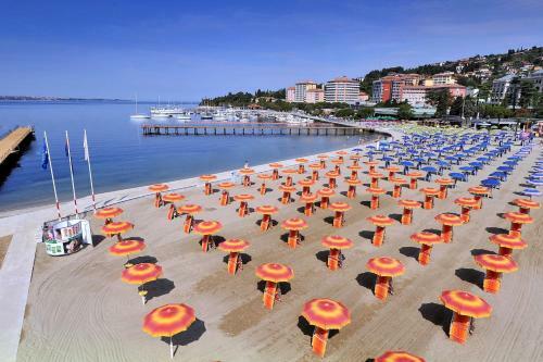 Uptown Apartments With Sea View Zaki