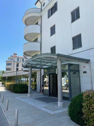 Felicia Apartment