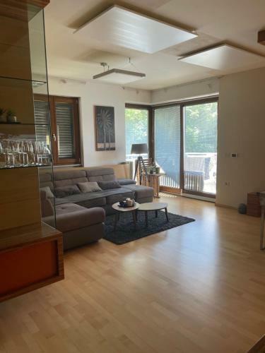 Felicia Apartment