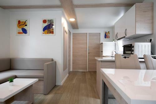 Apartamento Categorical Floating House