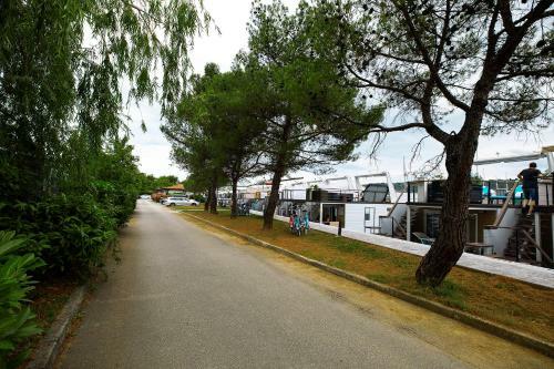 Apartamento Categorical Floating House