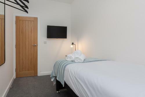Charles Alexander Short Stay - Charnley House Apartments