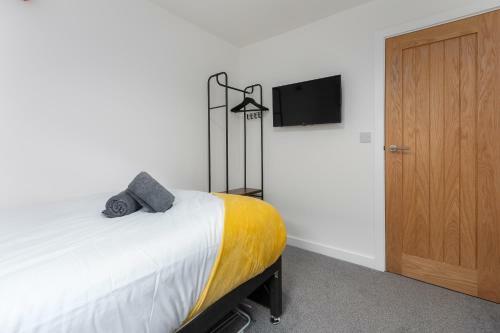 Charles Alexander Short Stay - Charnley House Apartments