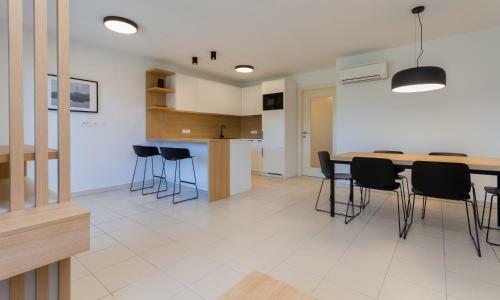 Premium Sea Side Marina Apartment By Locap Group