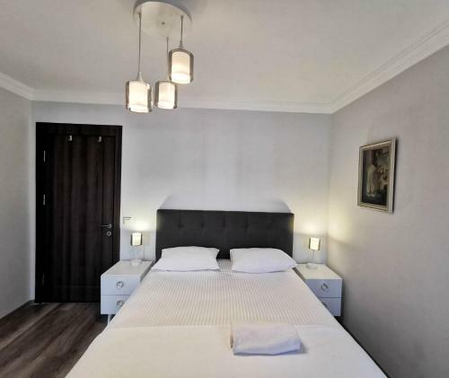 4+1 Spacious Apartment With Sea View. 5 Minutes From The Beach