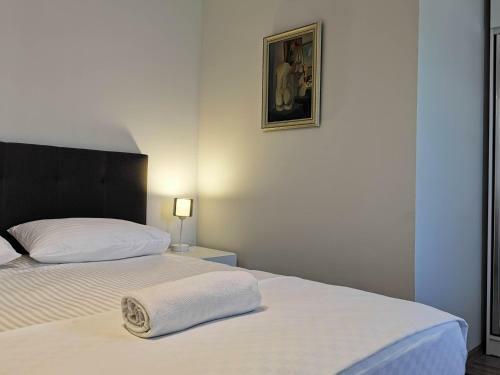 4+1 Spacious Apartment With Sea View. 5 Minutes From The Beach