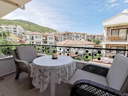 4+1 Spacious Apartment With Sea View. 5 Minutes From The Beach