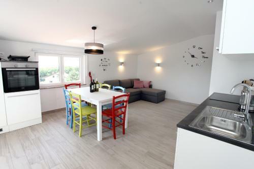 Sea View Istrian Countryside Apartment - Rota