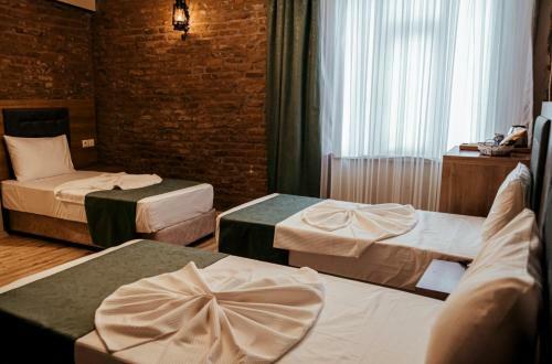 Hasun? Ta? Hotel