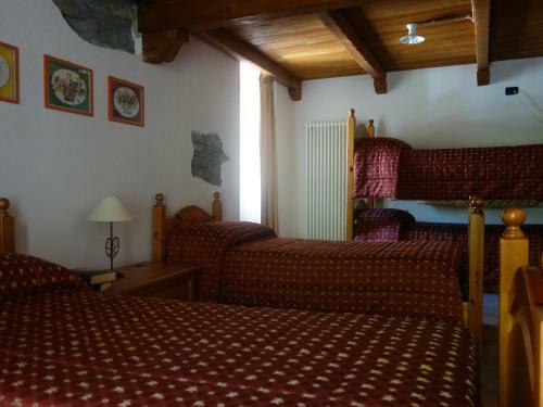 Albergue Ostello Lou Cr�ton Di Lui