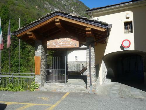 Albergue Ostello Lou Cr�ton Di Lui