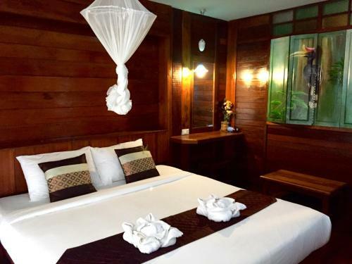 Hotel Thanya Beach Resort