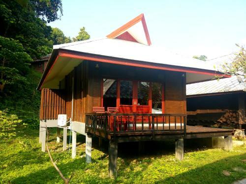 Hotel Thanya Beach Resort