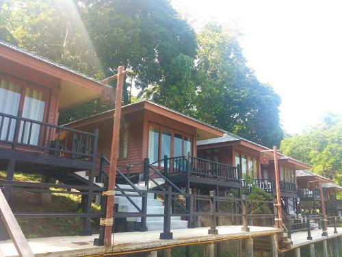 Hotel Thanya Beach Resort