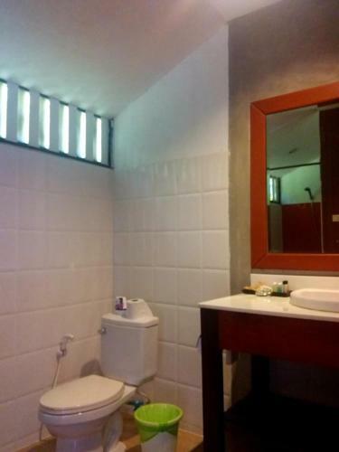 Hotel Thanya Beach Resort