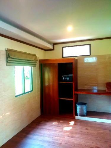 Hotel Thanya Beach Resort